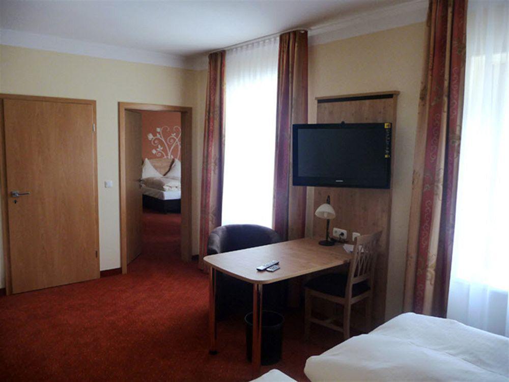 Hotel Gasthof Fellner Furth im Wald Buitenkant foto
